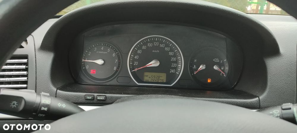 Hyundai Sonata 2.0 GL Comfort - 12