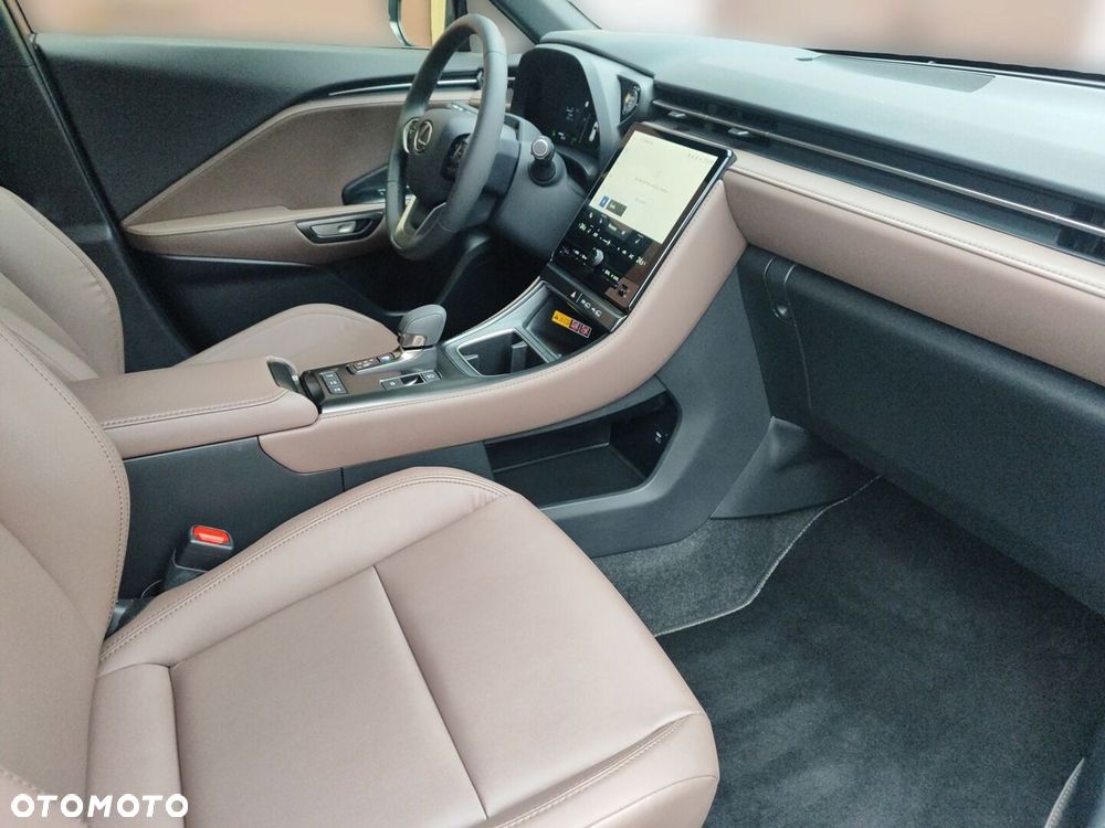 Lexus LBX 2024