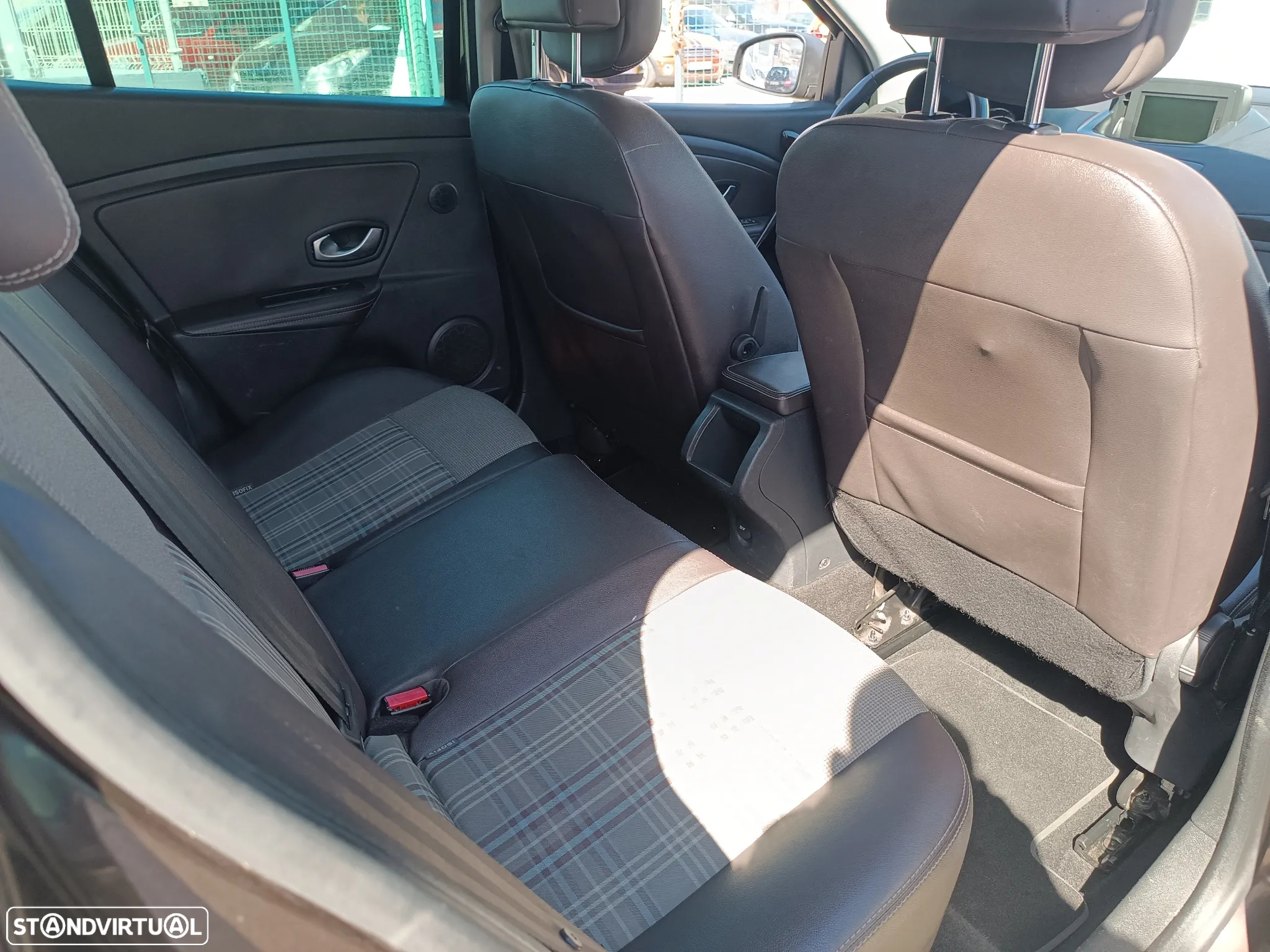 Renault Mégane TCe 130 Luxe - 24