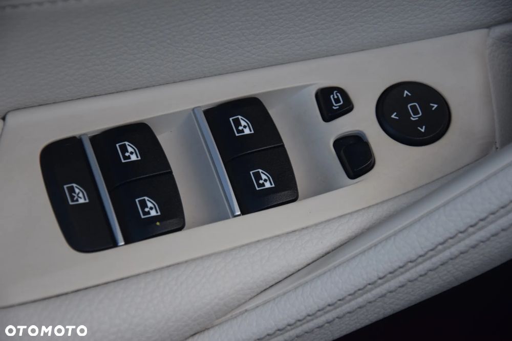 BMW Seria 5 520d xDrive Luxury Line - 22