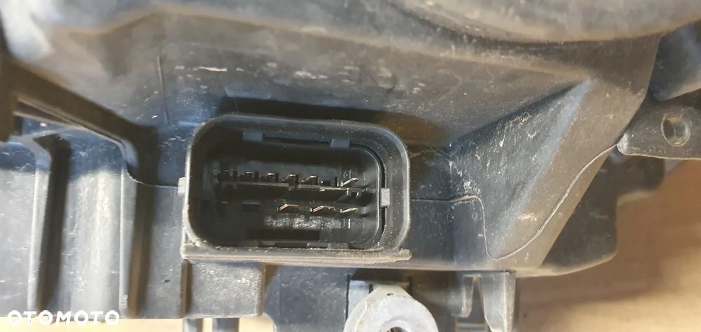 Lampa prawy przód przednia prawa BMW I F20 UK 7229685 - 9