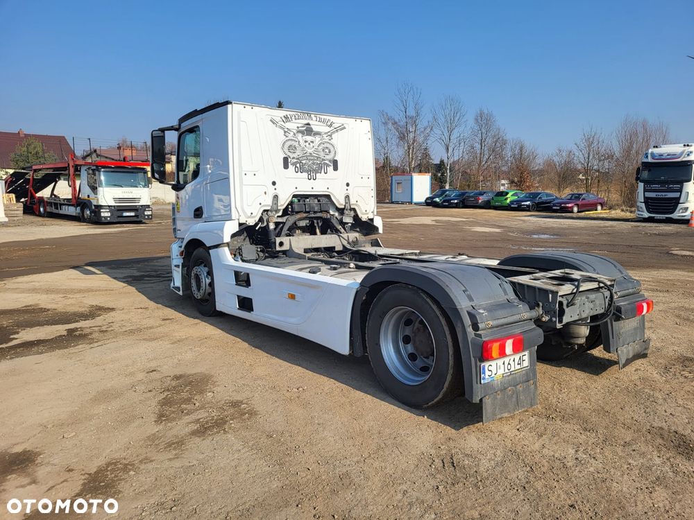 Mercedes-Benz Actros - 3