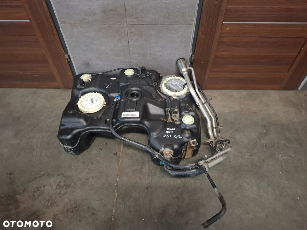Zbiornik paliwa bak 4x4 2,5T Ford Kuga Mk1 2012 rok - 1