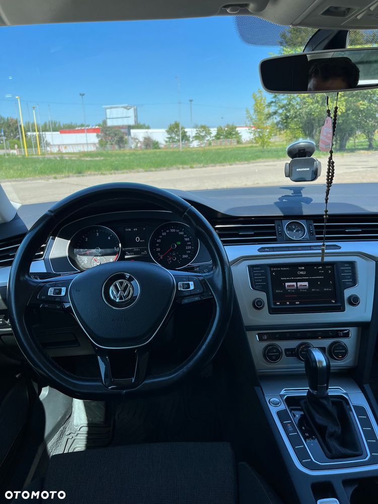 Volkswagen Passat 2.0 TDI (BlueMotion Technology) DSG Comfortline - 8
