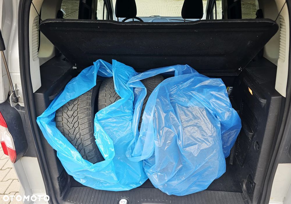 Ford Tourneo Courier 1.5 TDCi Trend - 15