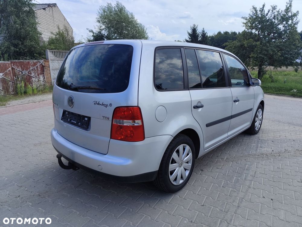 Volkswagen Touran - 3
