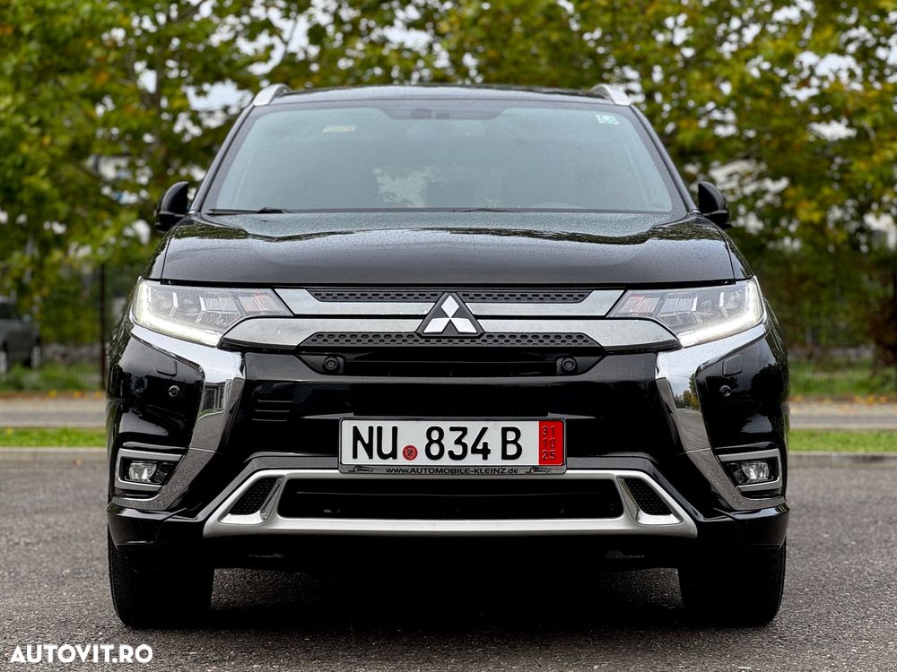 Mitsubishi Outlander 2.4 4WD Plug-In Hybrid Top - 28