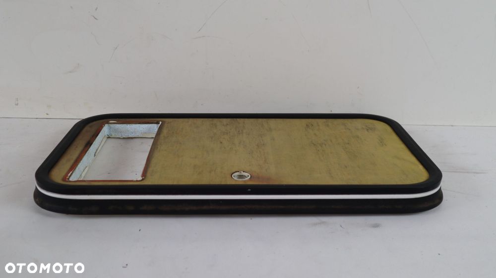 KAMPER PRZYCZEPA KEMPINGOWA DRZWI SERWISOWE 61x33,5 cm - 6