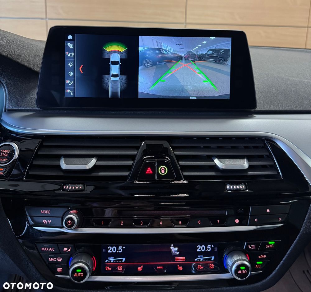 BMW Seria 5 520d xDrive - 12