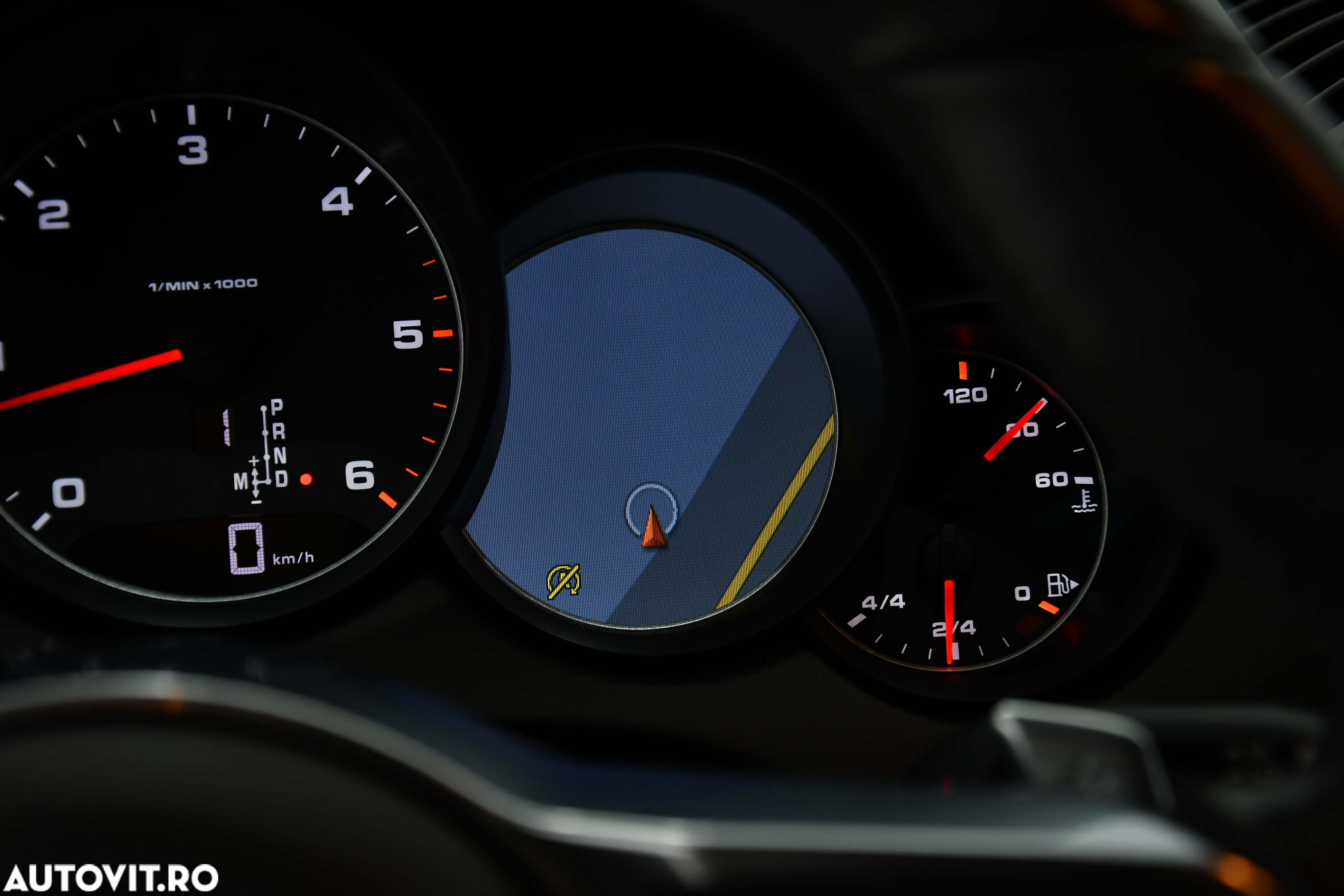 Porsche Cayenne 3.0 L - 26