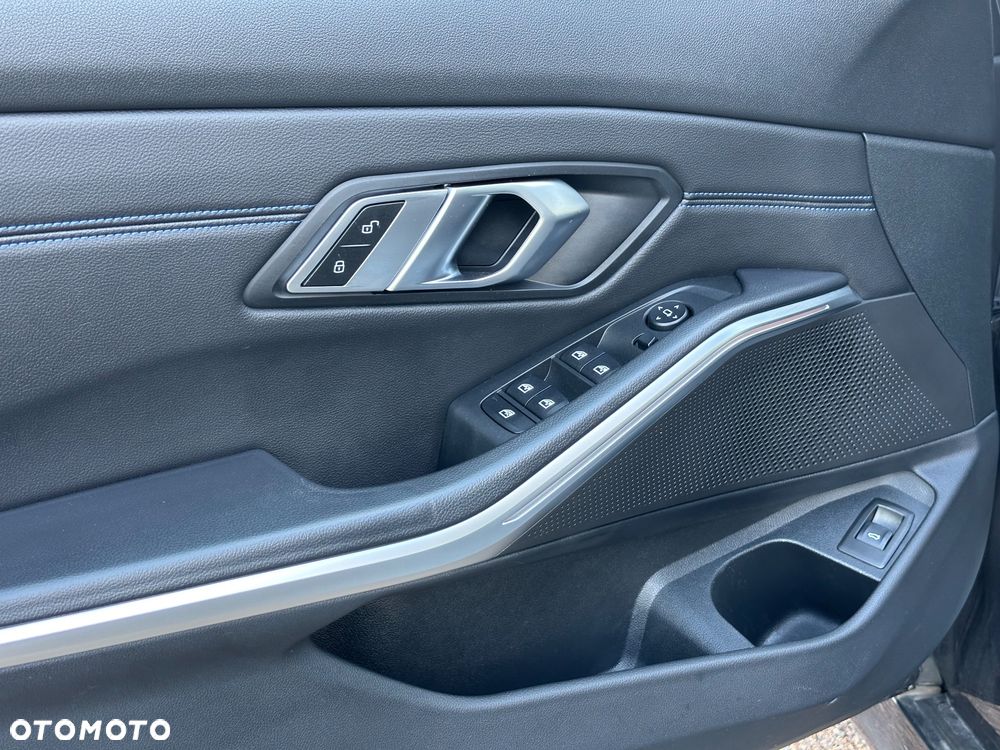 BMW Seria 3 320d M Sport Shadow - 28