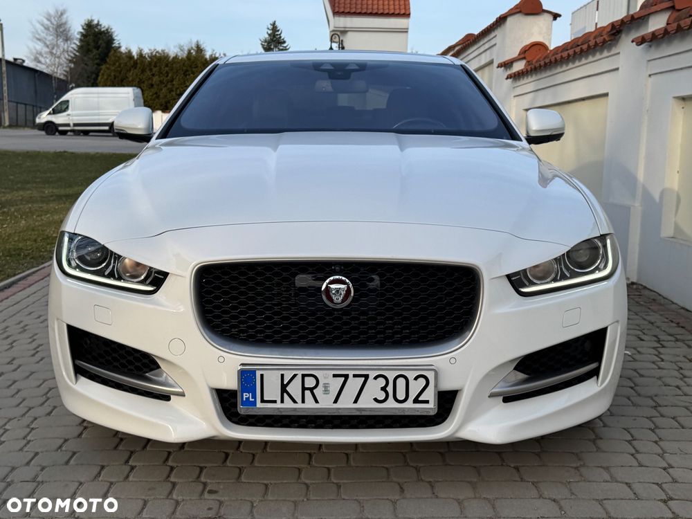 Jaguar XE - 37