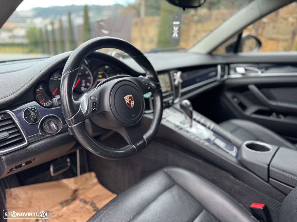 Porsche Panamera 4 PDK Platinum Edition - 17