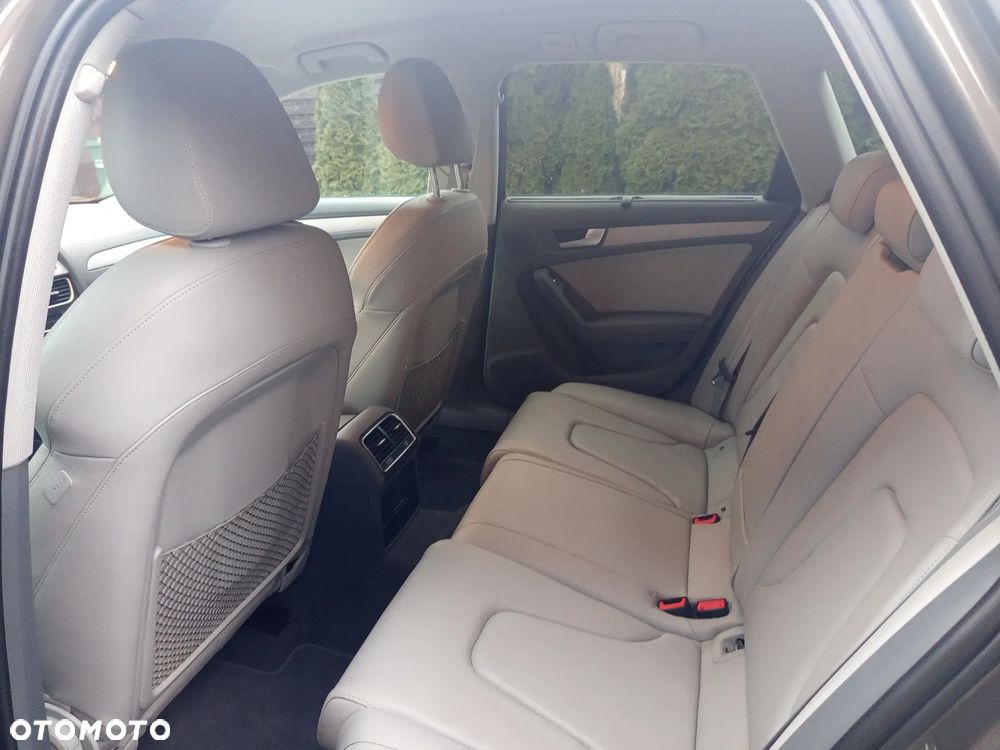 Audi A4 Avant 2.0 TDI Quattro S tronic - 11