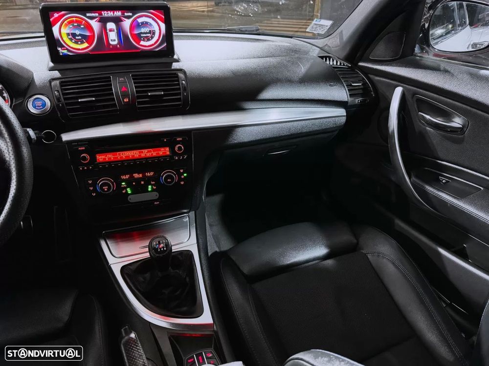 BMW 118 d Pack M - 14