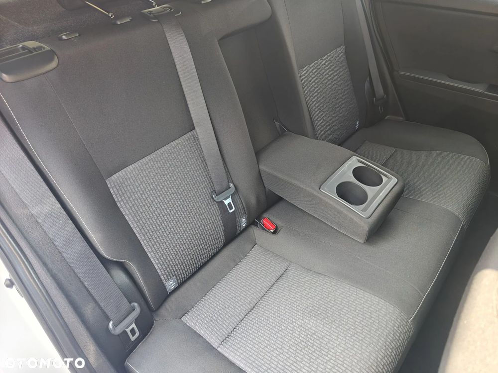 Toyota Auris - 19