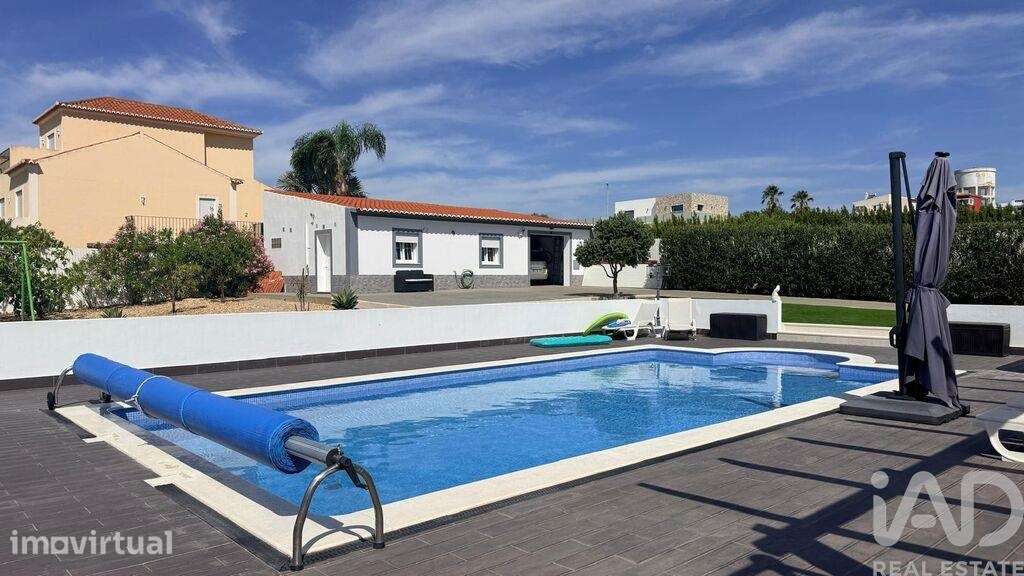 Moradia isolada T4 em Quelfes de 224 m2 - Grande imagem: 4/36