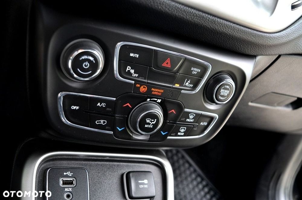 Jeep Compass 1.4 TMair Longitude FWD S&S - 31