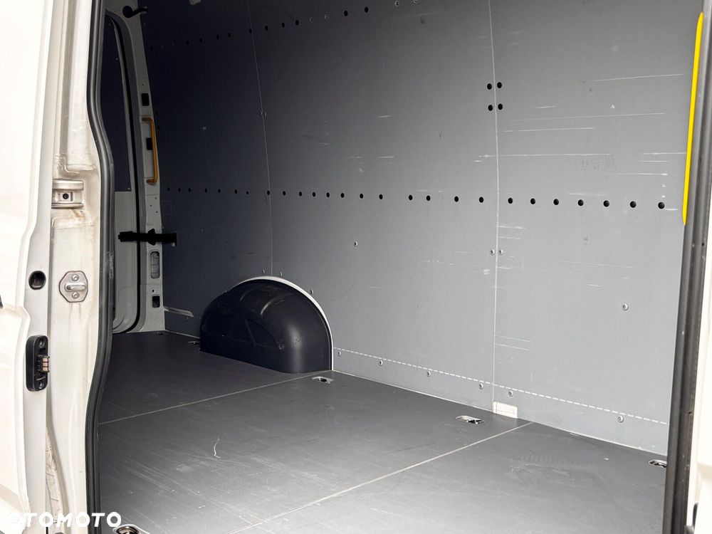 Volkswagen Crafter . - 12