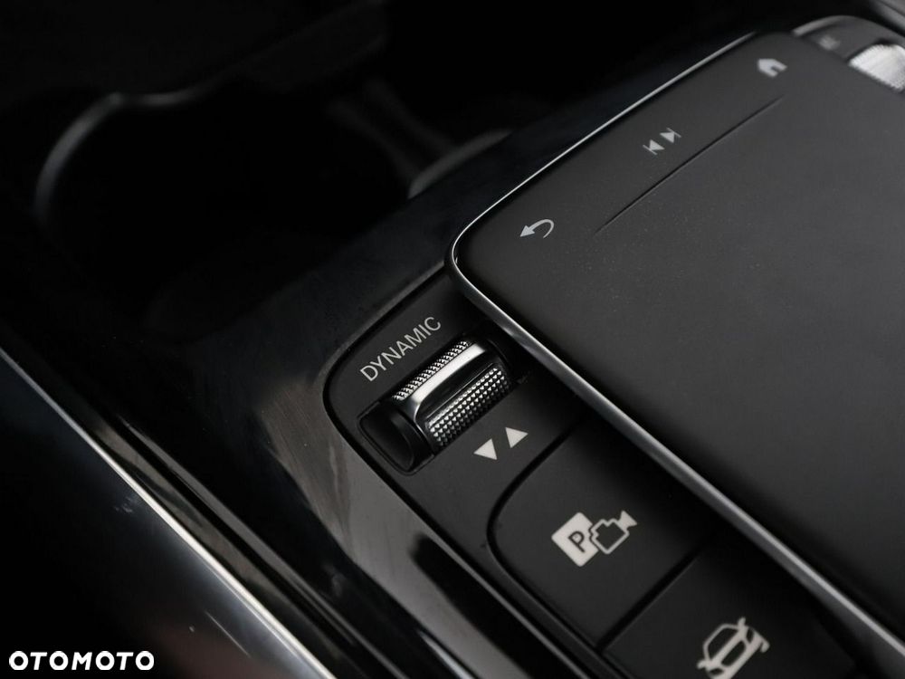Mercedes-Benz GLA 250 e PHEV Progressive 8G-DCT - 32