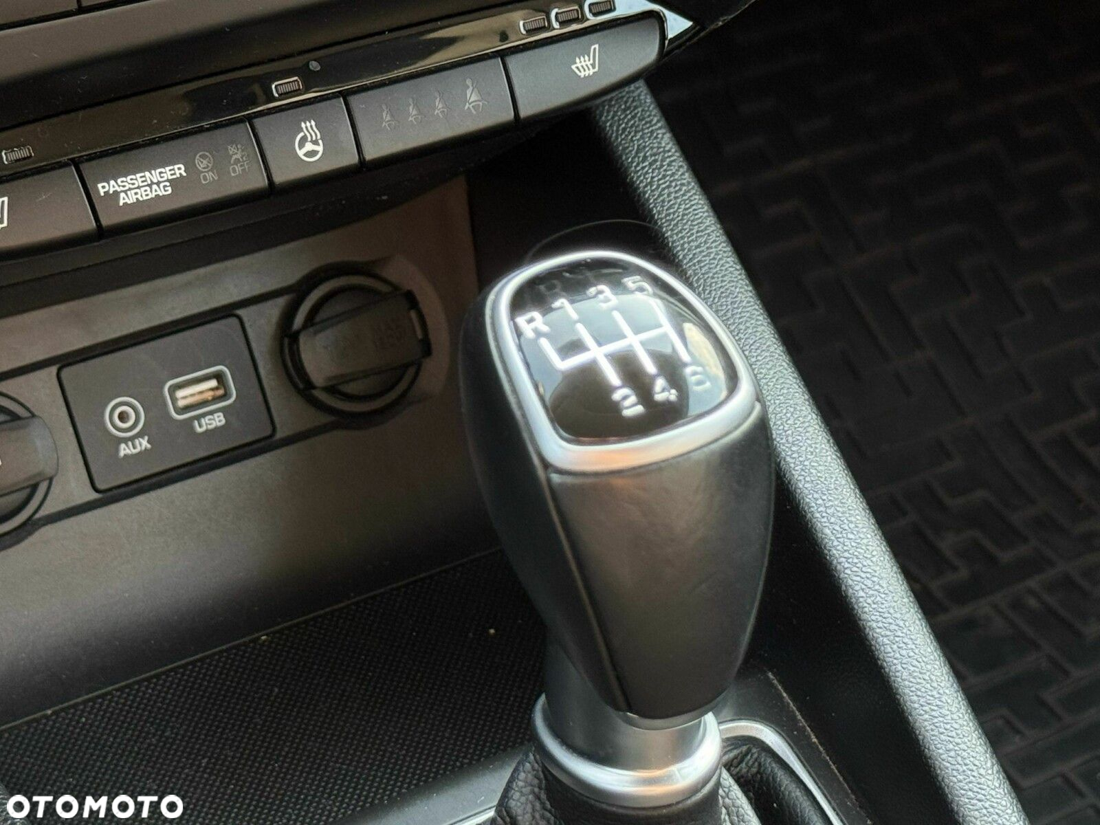 Hyundai i20 - 17