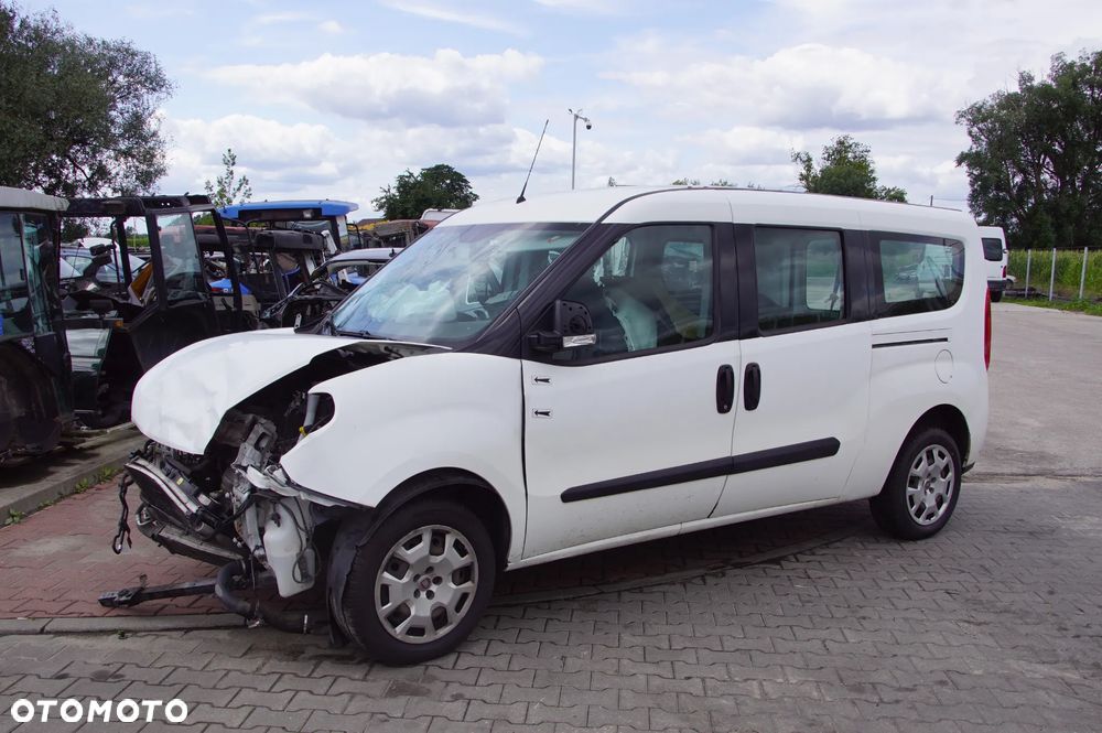 Auto na części - Fiat Doblo II Lift 1.4 T-Jet 120 KM 198A4000 M32 249 2018R Silnik Skrzynia Drzwi Szyba Zderzak Klapa Deska Kokpit Sterownik Moduł Licznik Kierownica - 9