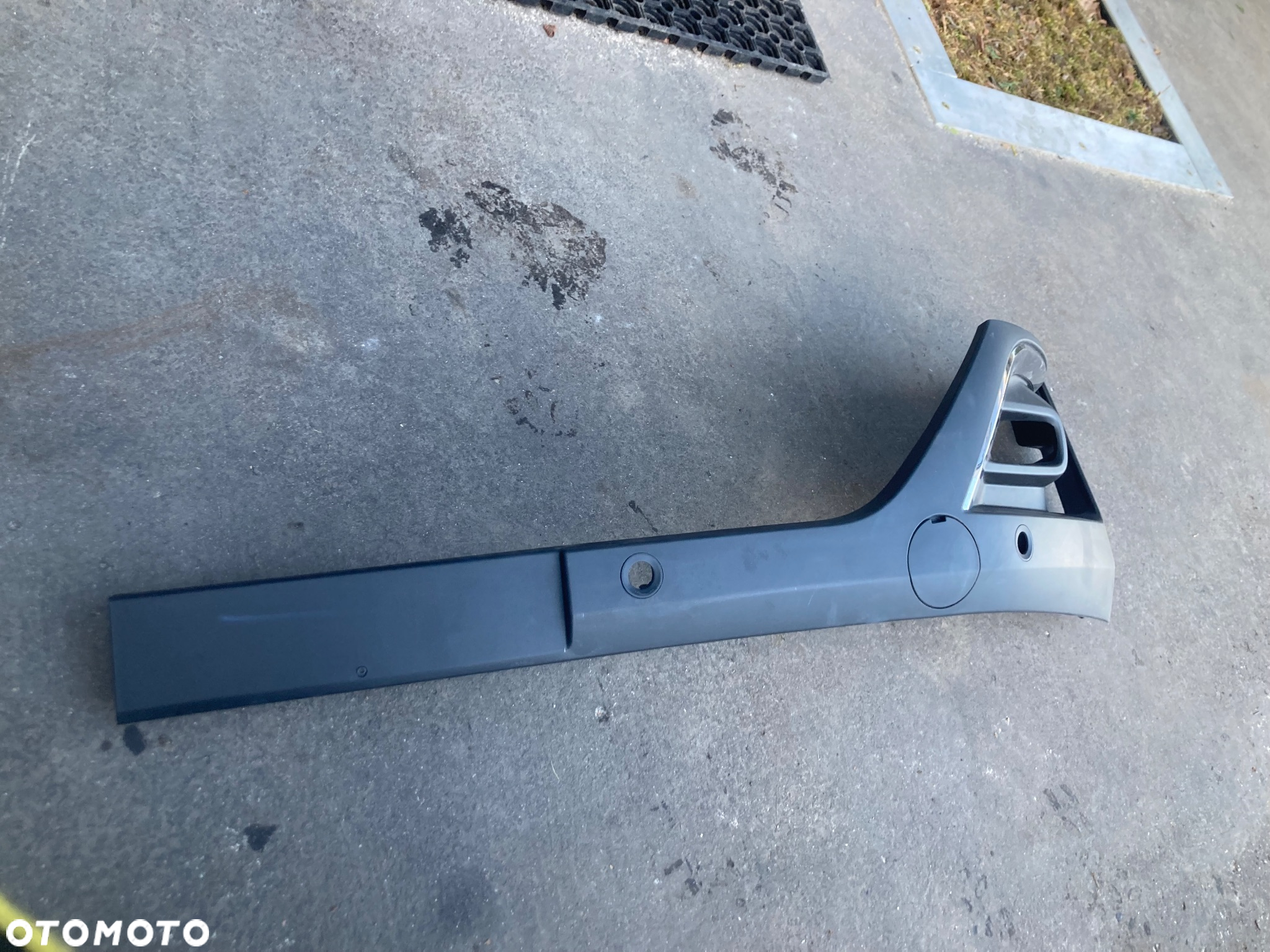 RENAULT TRAFIC  III 3 LIFT 4 IV 23r LISTWA ZDERZAKA PRAWA CHROM NAKŁADKA 261A23784R kratka otwory na pdc Wwa - 4