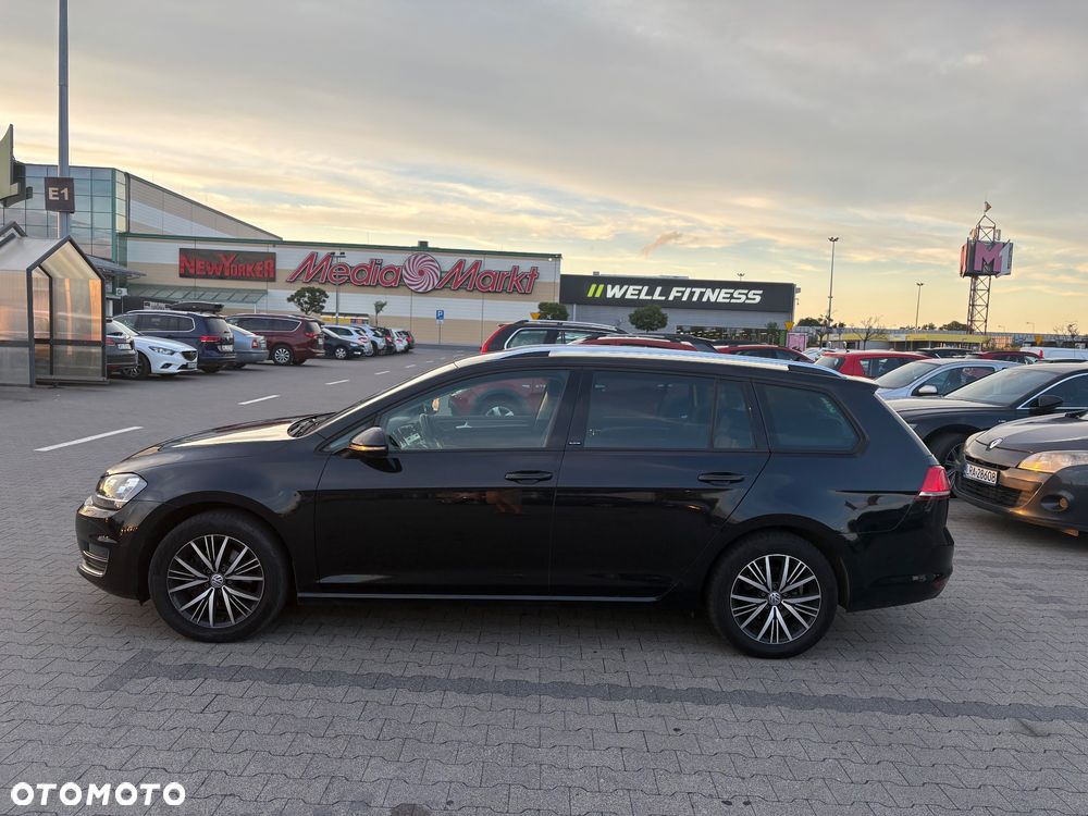 Volkswagen Golf - 6