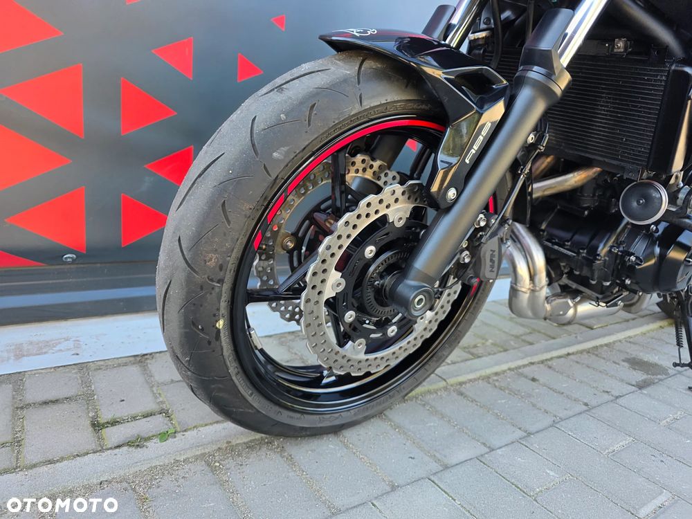 Kawasaki Z 650 - 12