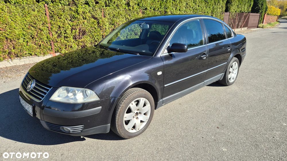 Volkswagen Passat 1.9 TDI Highline - 1
