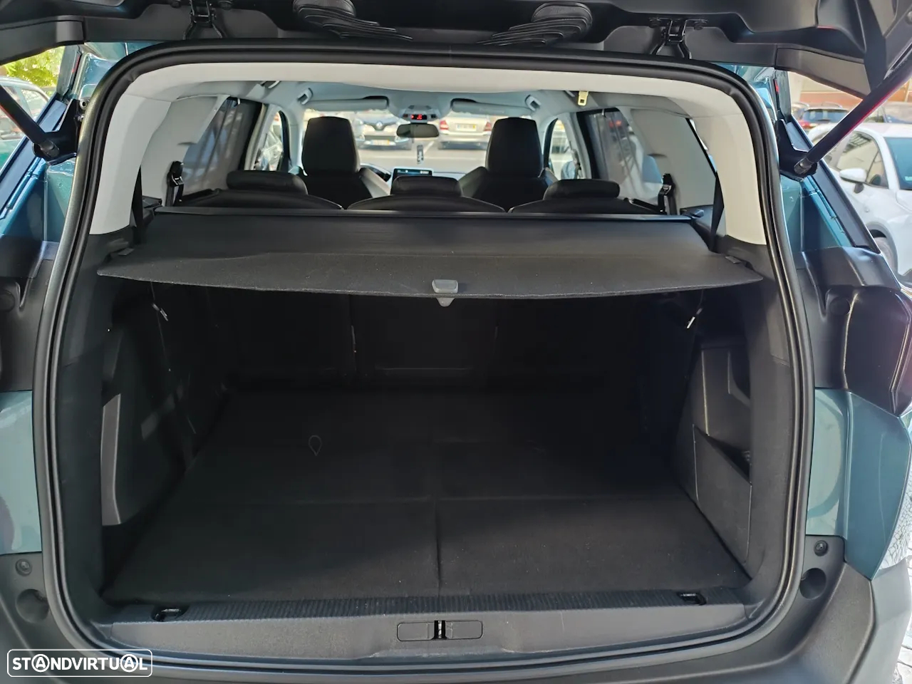 Peugeot 5008 1.2 PureTech Allure EAT8 - 30