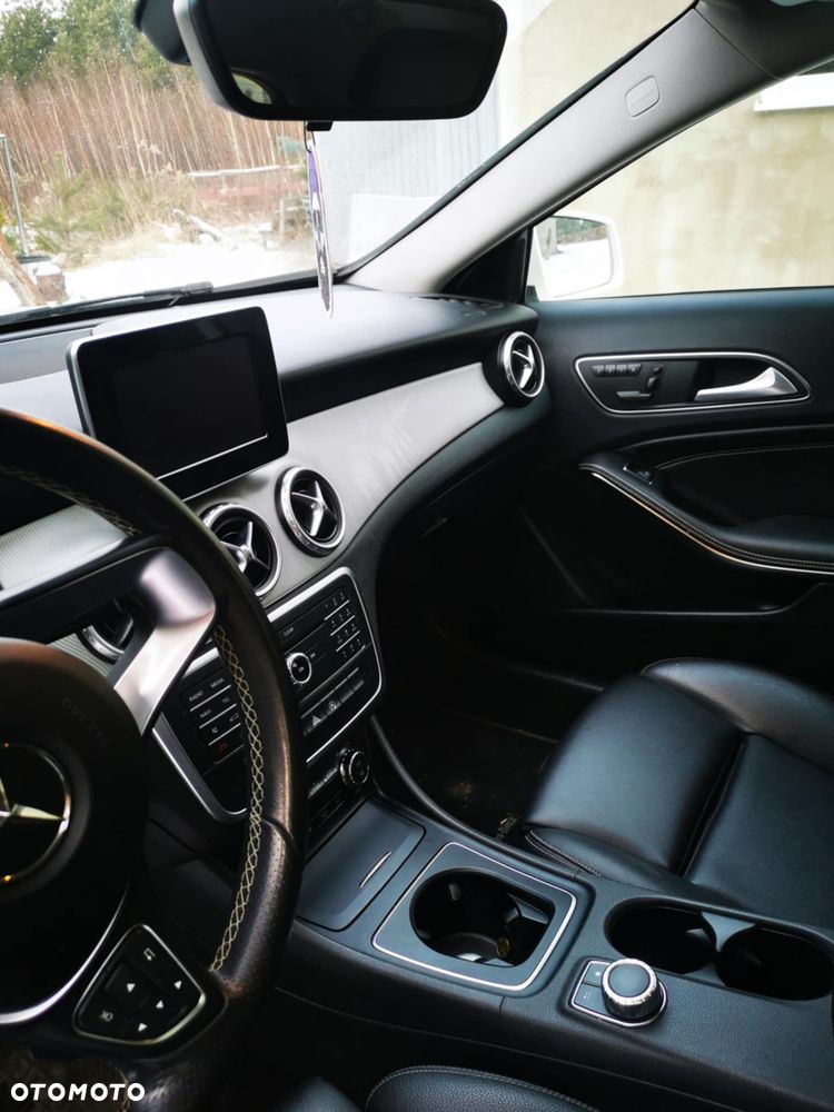 Mercedes-Benz GLA 250 7G-DCT - 4