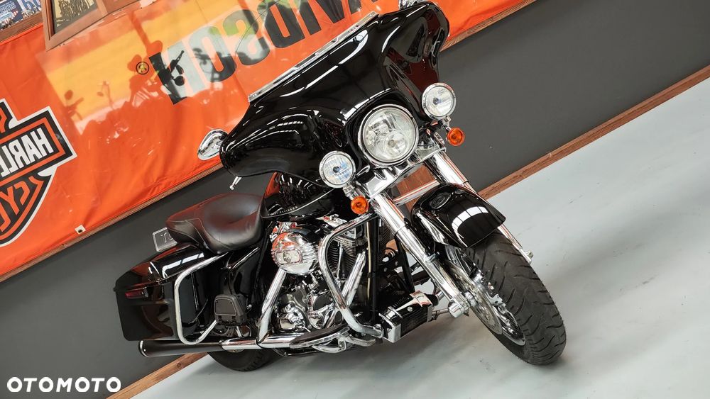 Harley-Davidson CVO Street Glide - 4