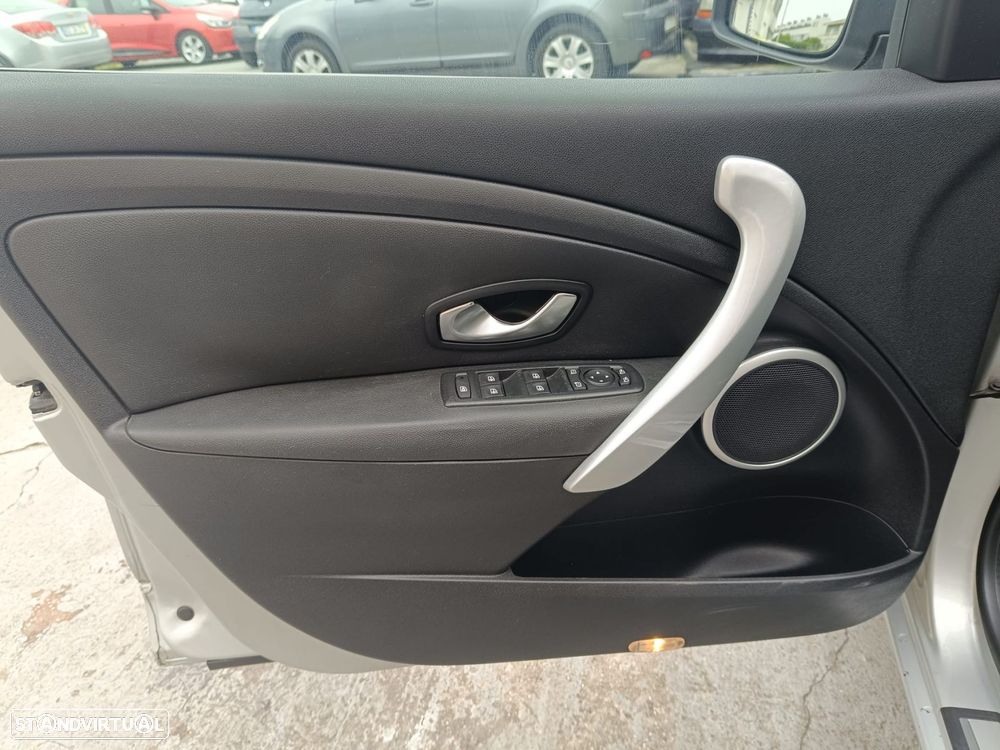 Renault Mégane Break 1.5 dCi Dynamique S - 4