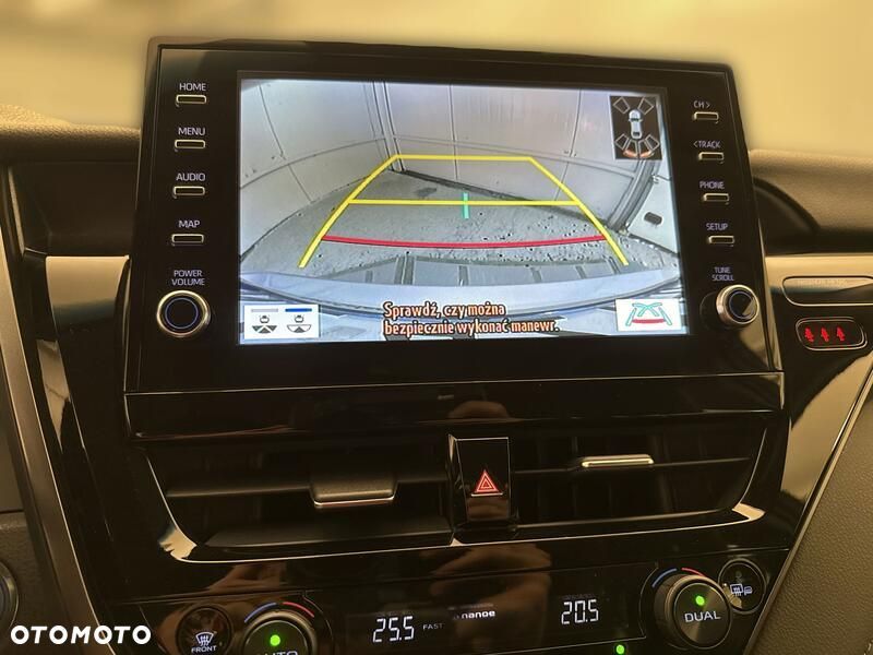 Toyota Camry 2.5 Hybrid Executive CVT - 16