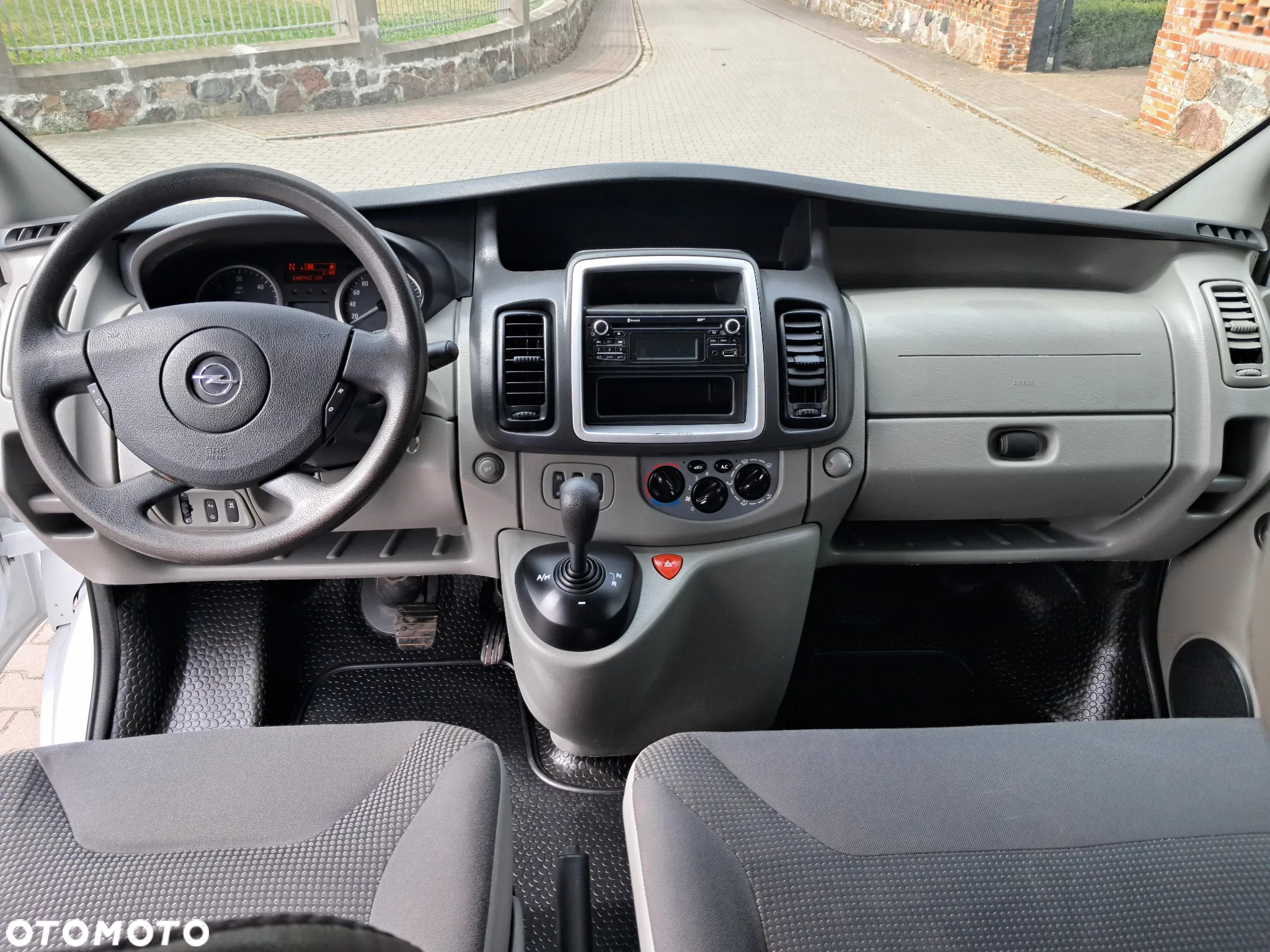 Opel Vivaro - 10