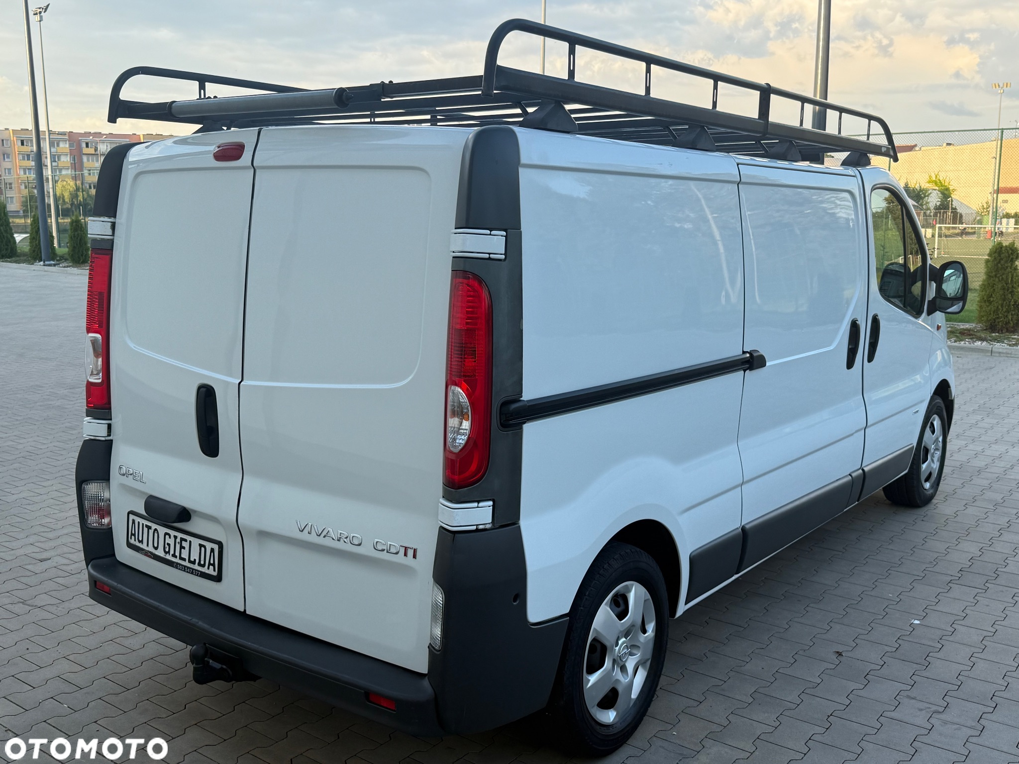 Opel Vivaro - 17