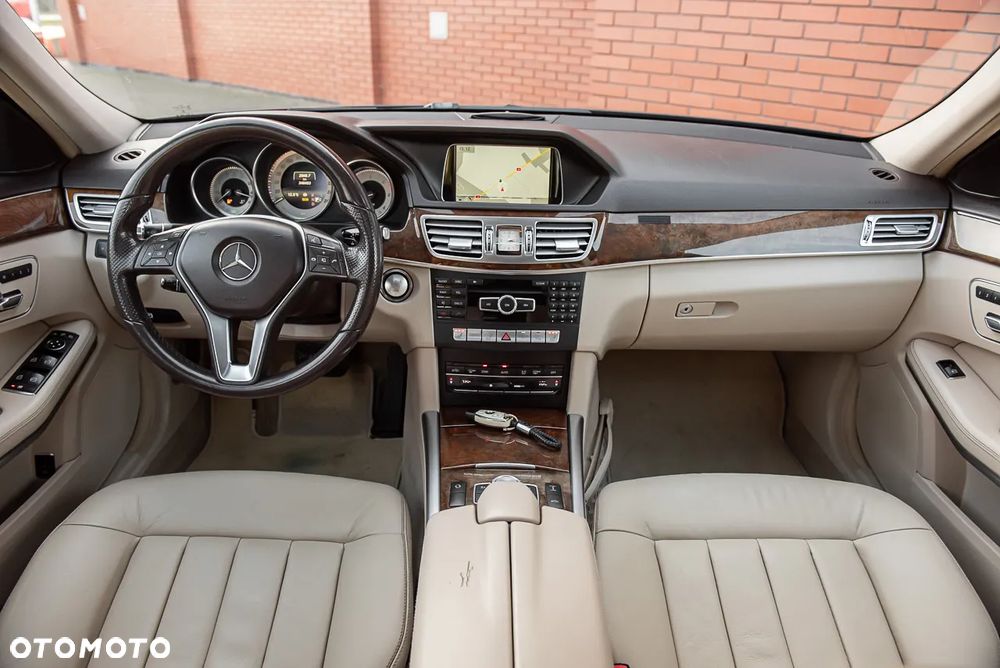Mercedes-Benz Klasa E 350 BlueTEC 4Matic 7G-TRONIC Avantgarde - 29