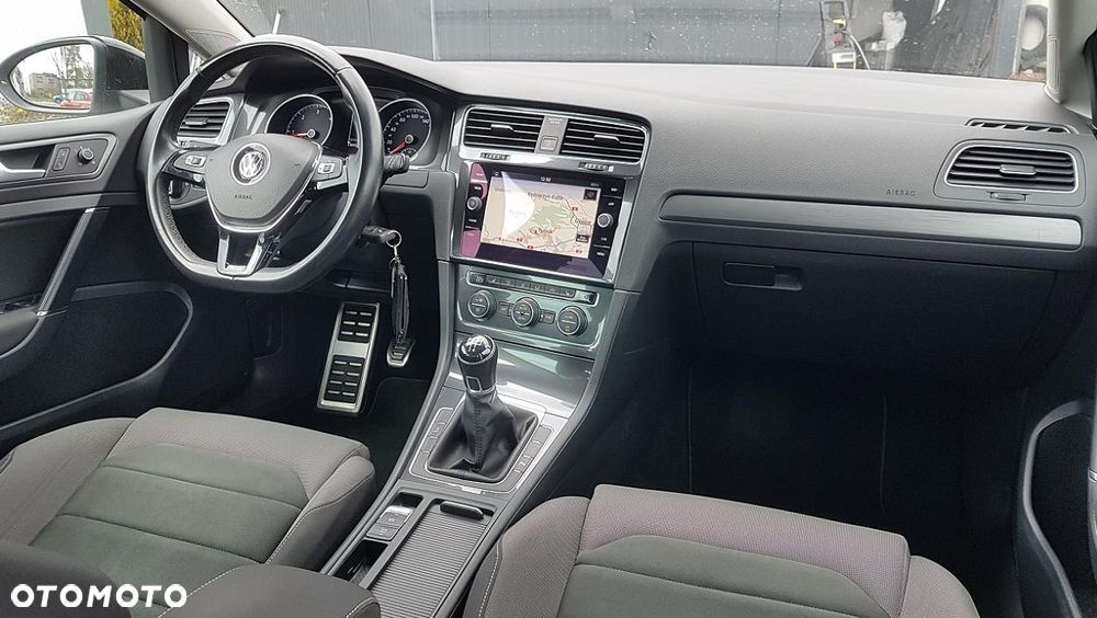 Volkswagen Golf 1.6 TDI BMT Comfortline - 19