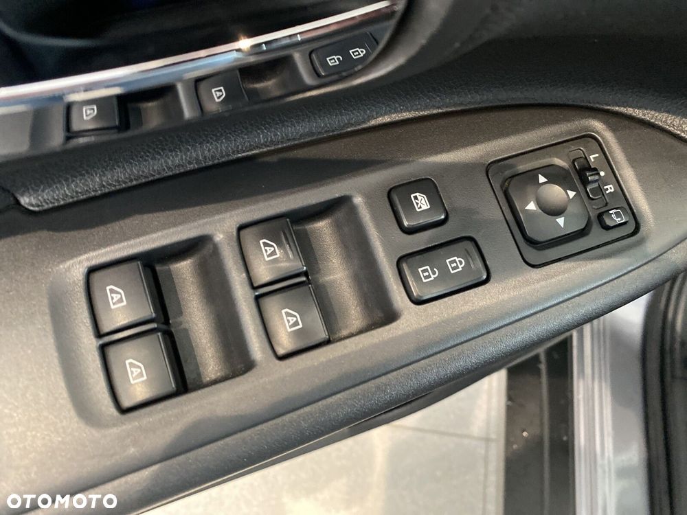 Mitsubishi Outlander - 10