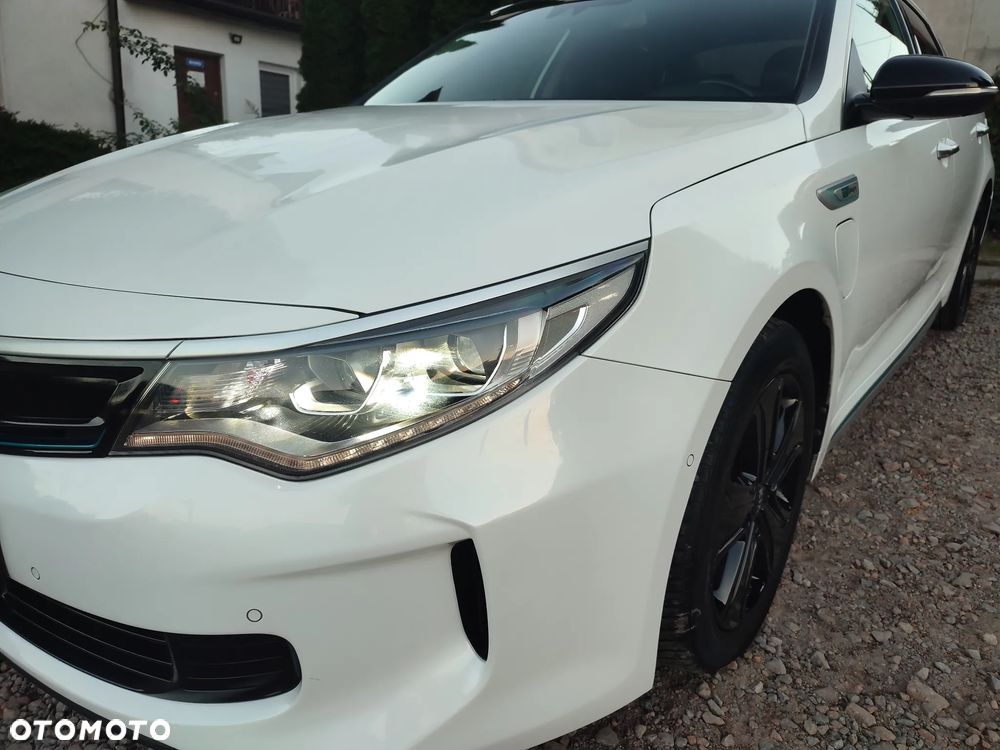 Kia Optima Plug-in Hybrid - 22
