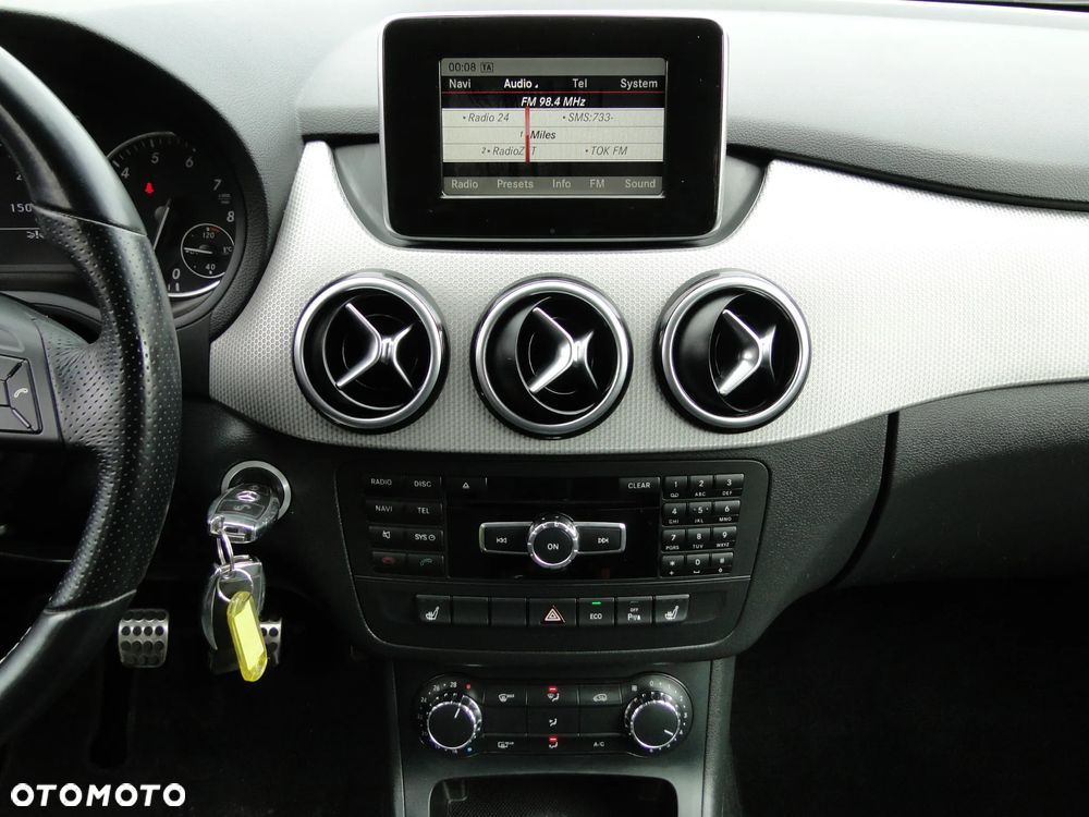 Mercedes-Benz Klasa B 180 UrbanStyle Edition - 8