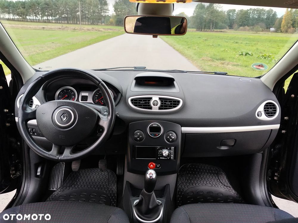 Renault Clio 1.2 16V Luxe Privilege - 23