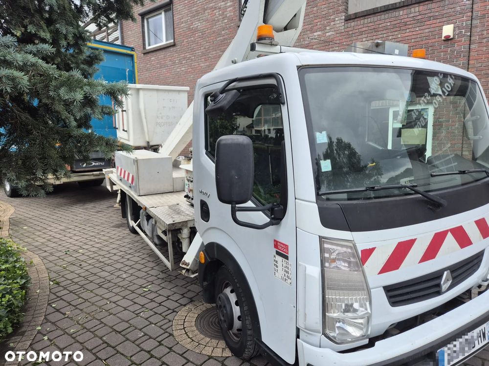 Renault Maxity - 2