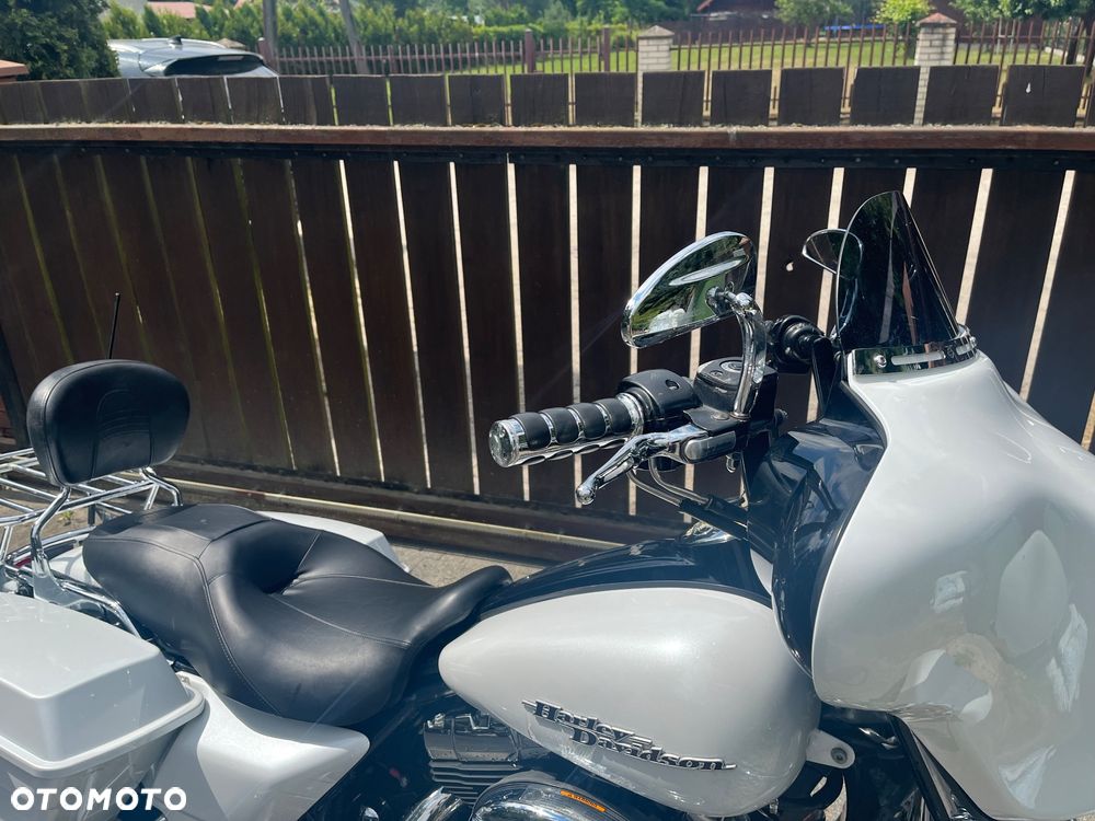 Harley-Davidson Street Glide Trike - 2