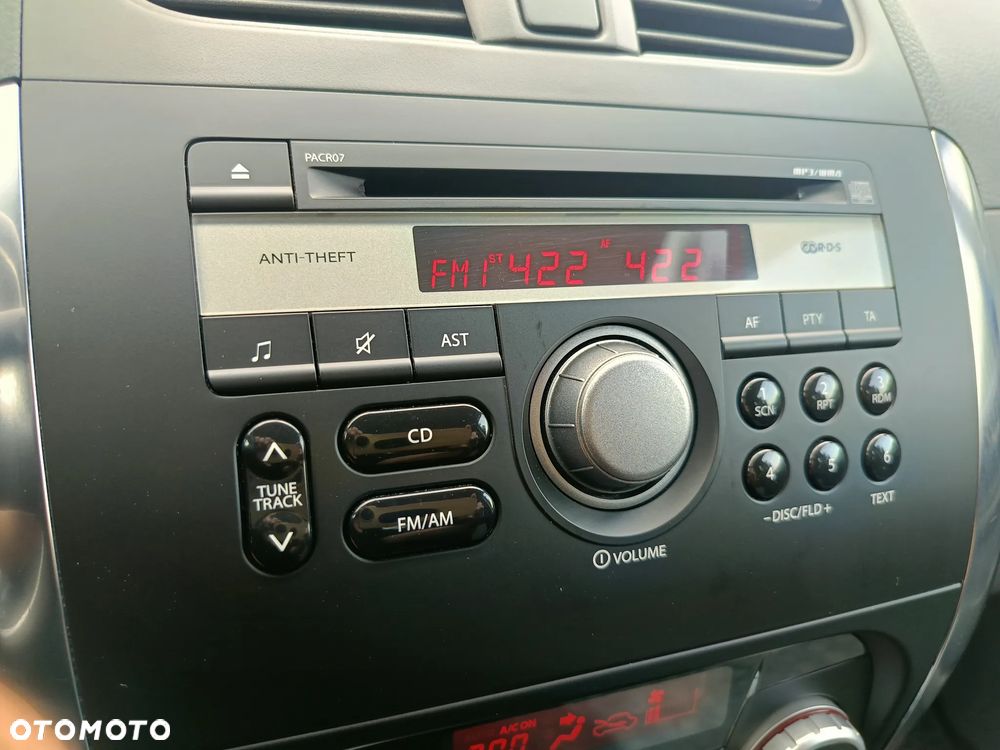 Suzuki SX4 1.6 Comfort Plus - 15