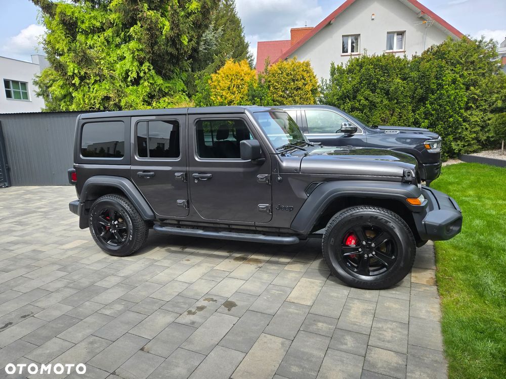Jeep Wrangler - 9