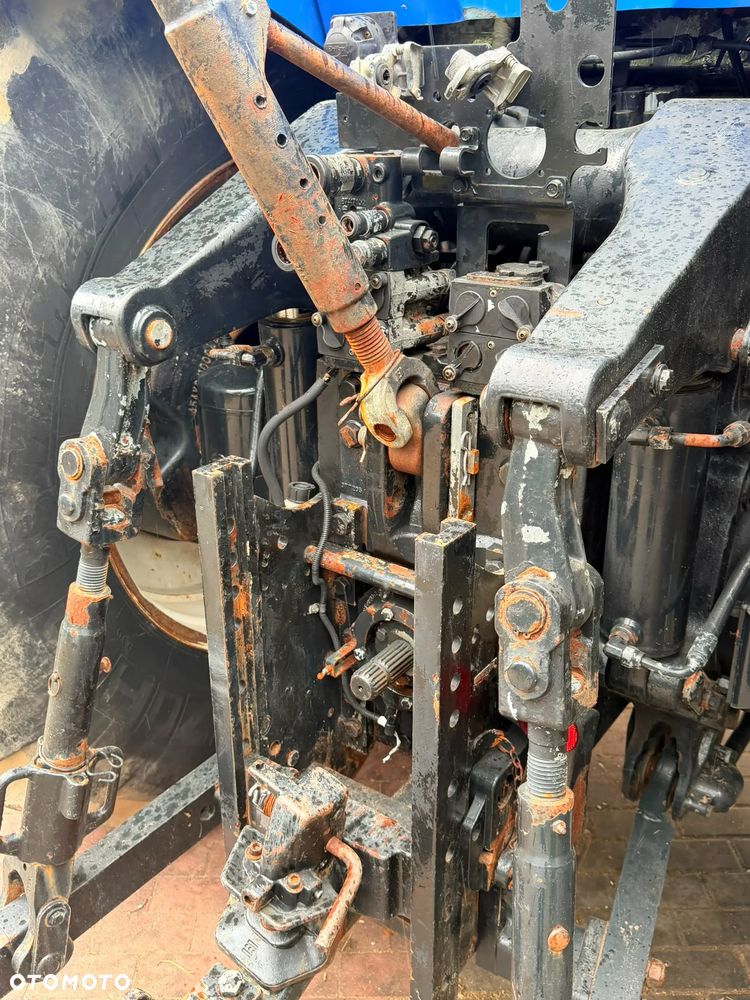 New Holland T8020 - 18