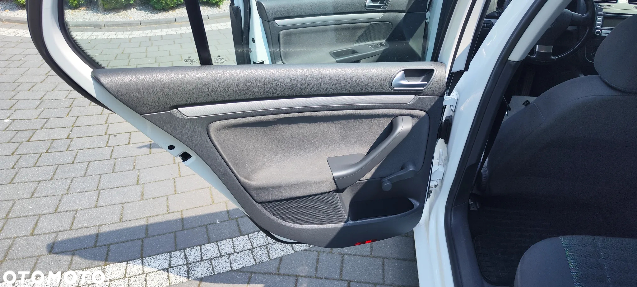 Volkswagen Golf - 6