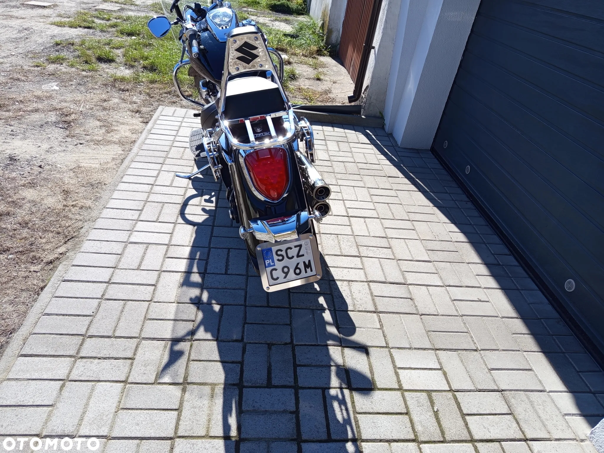 Suzuki Intruder - 6